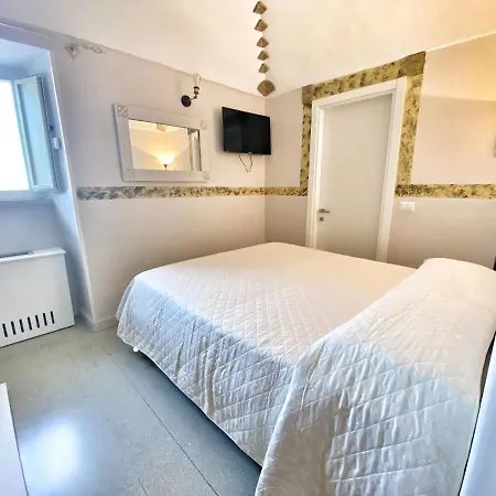 Porto Salvo בית הארחה סן אנג'לו