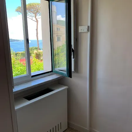 Porto Salvo בית הארחה