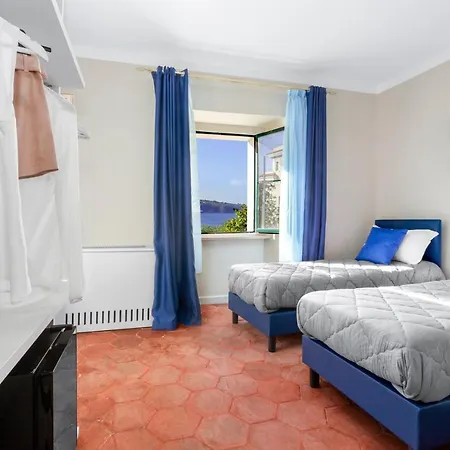 Porto Salvo Guest house