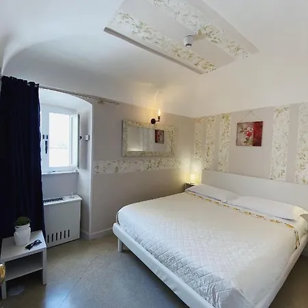 Porto Salvo Penzion 3*