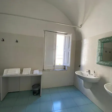 Porto Salvo Guest house