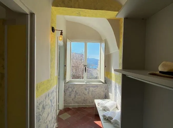 Гостевой дом Porto Salvo 3*