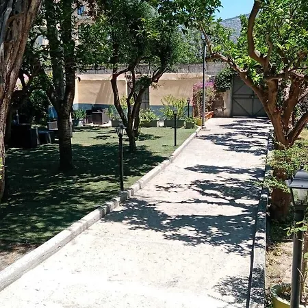 Porto Salvo Guest house 3*