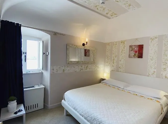 Porto Salvo Pensión 3*